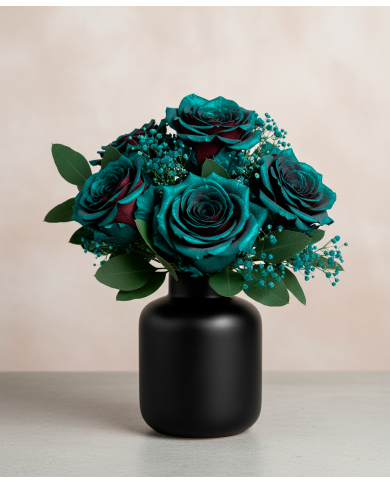 Peacock Tinted Roses Gift Box Peacock Tinted Roses Gift Box