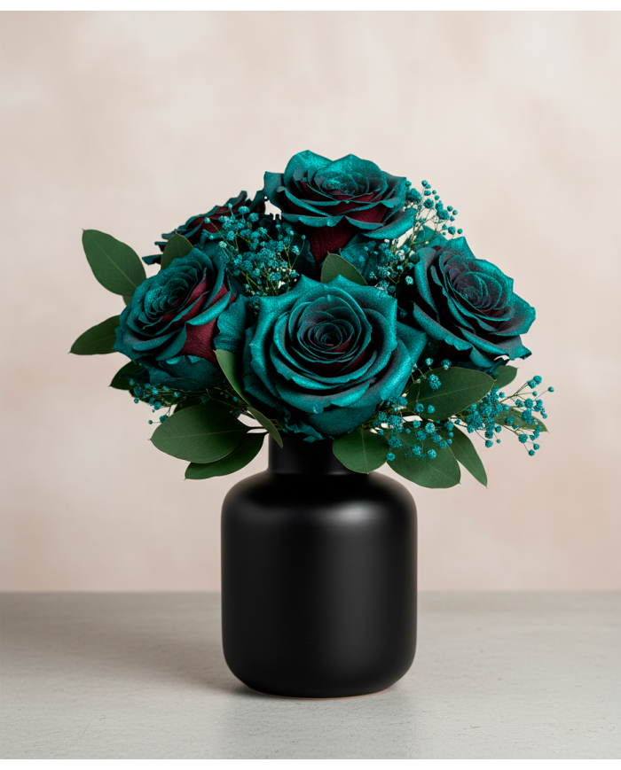 Peacock Tinted Roses Gift Box Peacock Tinted Roses Gift Box