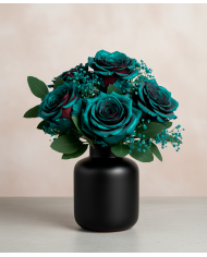 Peacock Tinted Roses Gift Box Peacock Tinted Roses Gift Box