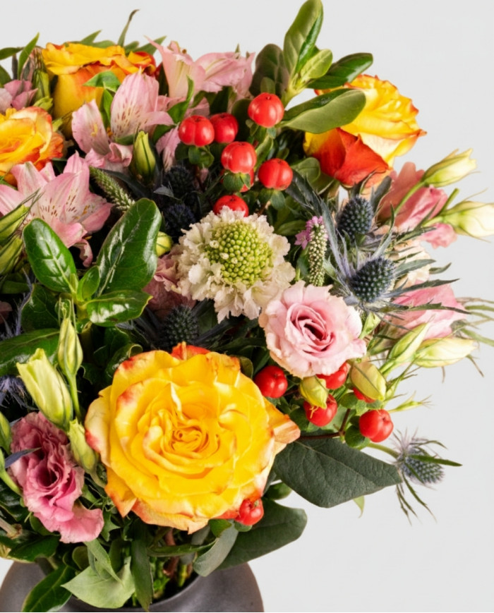 18 - Queen's Garden Bouquet