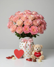 Cuddle Tinted Roses Gift Box