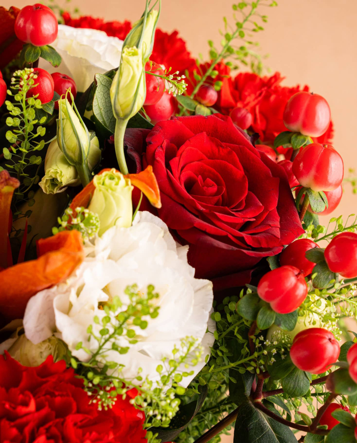 Noble Crimson Bouquet Noble Crimson Bouquet